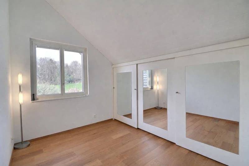 TRES BELLE VILLA AVEC PISCINE DANS QUARTIER TRANQUILLE (13)