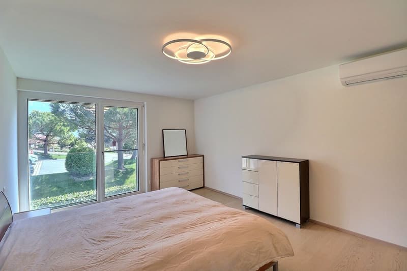 APPARTEMENT DE 5,5 PIECES AVEC UNE VUE GRANDIOSE ET EN TRES BON ETAT (12)