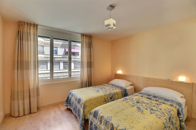 CHAMBRE 2 AVEC FENETRE DONNANT SUR LA COUR INTERIEURE