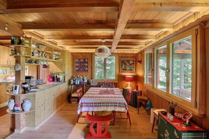 OBJET RARE - MAGNIFIQUE CHALET DE 4,5 PIECES A CAUX SUR MONTREUX AVEC TRES BELLE VUE SUR LES MONTAGNES (6)
