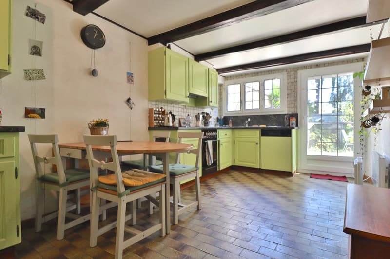 Charming residence (2)
