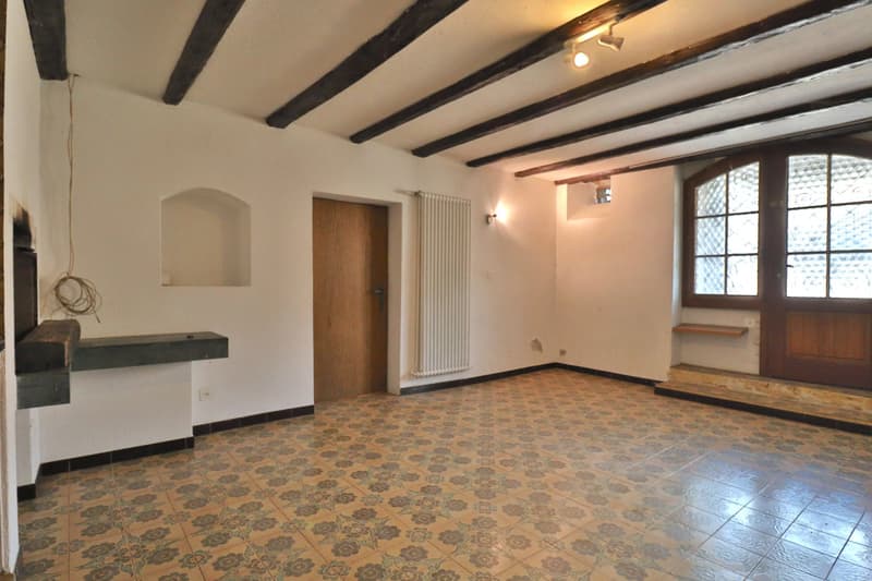 RARE - House to renovate (6)