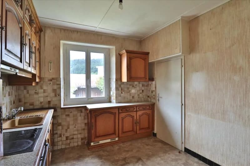 Charming house in the center to renovate (4)