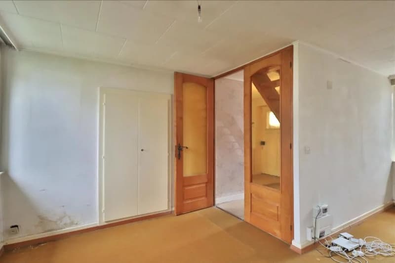 Charming house in the center to renovate (6)