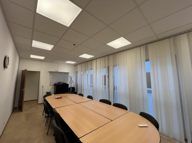 Rendement brut escompté de 8.69 % - Bureaux/commercial de 652 m² (10)