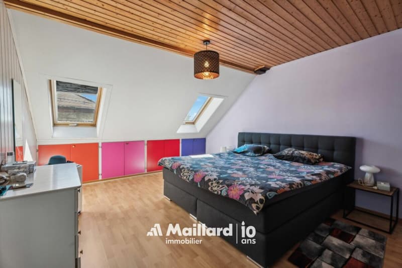 Spacieux et authentique 6.5 pièces au coeur du village de Bonvillars (12)