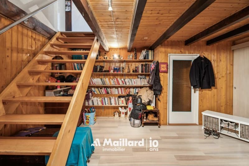 Spacieux et authentique 6.5 pièces au coeur du village de Bonvillars (13)