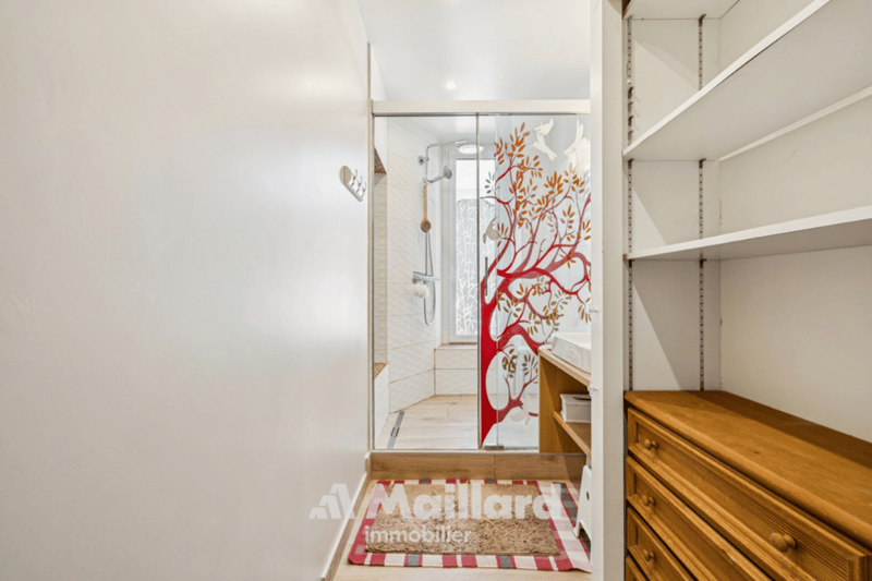 Spacieux appartement 2.5 pièces avec vue majestueuse! (11)