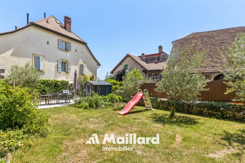 Spacieux duplex avec jardin privatif et places de parc (20)
