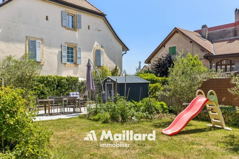 Spacieux duplex avec jardin privatif et places de parc (19)