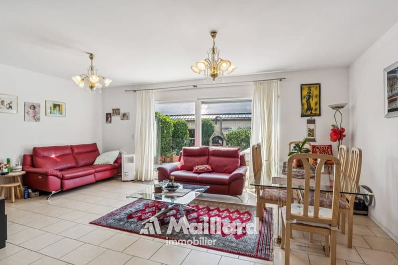 Charmante maison contiguë avec jardin à Perroy (1)