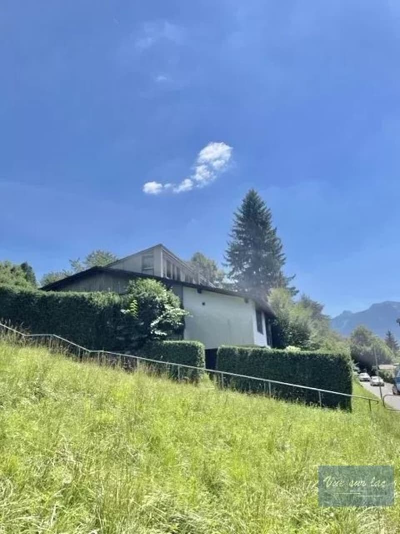 Maison familiale des années 60, vue sur lac. (6)