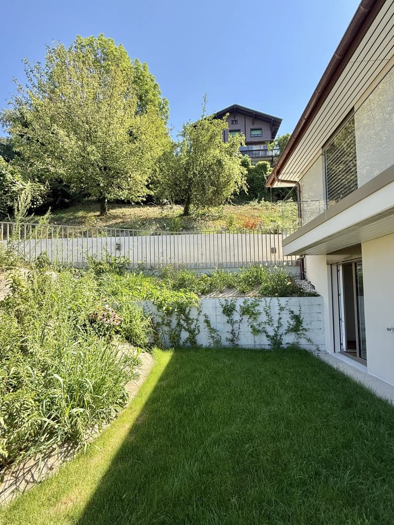 Appartement neuf avec jardin, vue panoramique sur le lac! (4)
