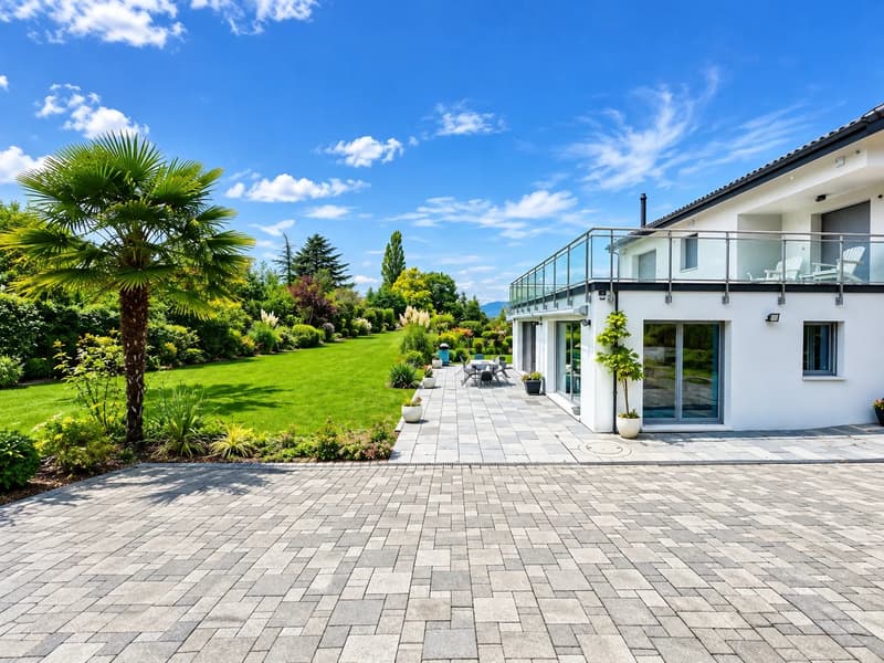 Villa individuelle située dans un quartier prisé et résidentiel. (12)