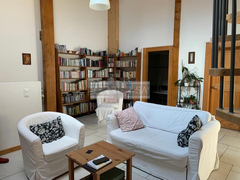Magnifique propriété de caractère composée de trois duplex rénovés (7)
