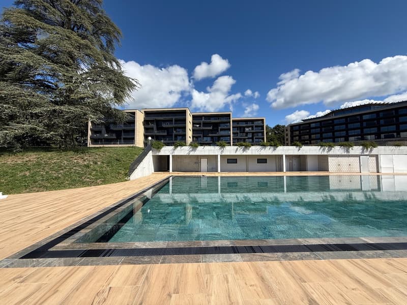 Beau 3.5 pièce neuf de stanting avec terrasse & jardin dans résidence avec piscine (1)