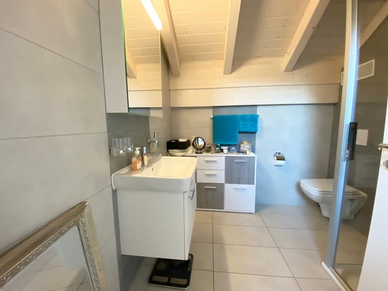 Spacieux appartement en duplex de 5.5 pièces à Noville (8)