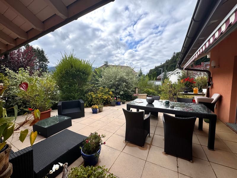 Spacieux 2.5 pièces meublé dans villa avec terrasse et jardin (4)