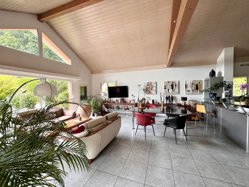 Spacieux 2.5 pièces meublé dans villa avec terrasse et jardin (1)
