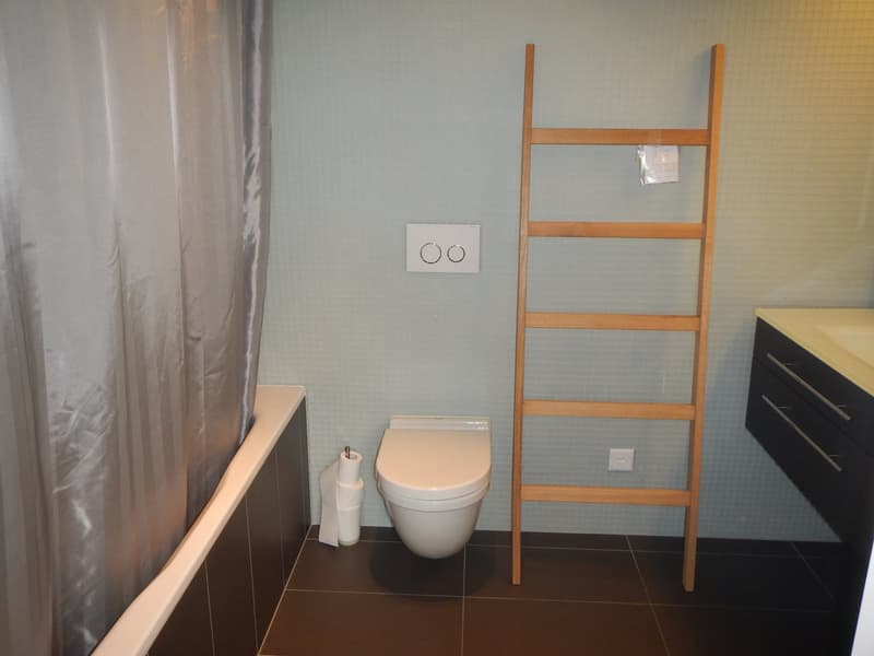 Spacieux appartement meublé de 4,5 pièces d'env. 160 m2 à La Tour-de-Peilz (15)