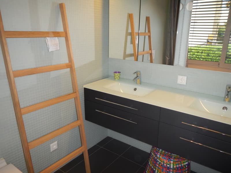 Spacieux appartement meublé de 4,5 pièces d'env. 160 m2 à La Tour-de-Peilz (14)