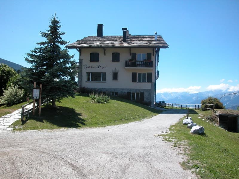 Façade - 1