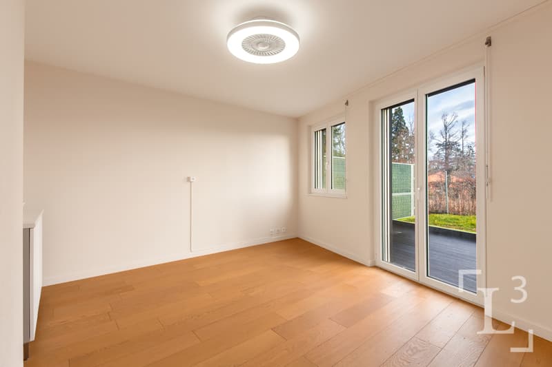 Chambre/bureau/salle de fitness ou cabinet avec entrée indépendant / Bedroom/office/fitness room or study with separate entrance