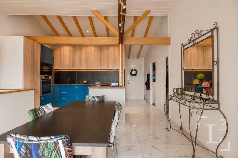 Homestaging (Murs blancs) : Salle à manger / Home Staging (White Walls): Dining Room