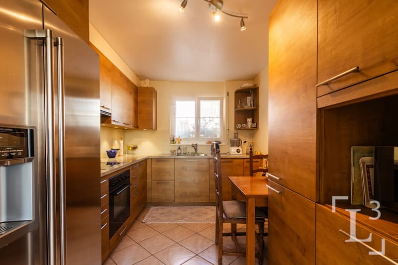Cuisine séparée (Rez supérieur) / Separate kitchen (upper ground floor)