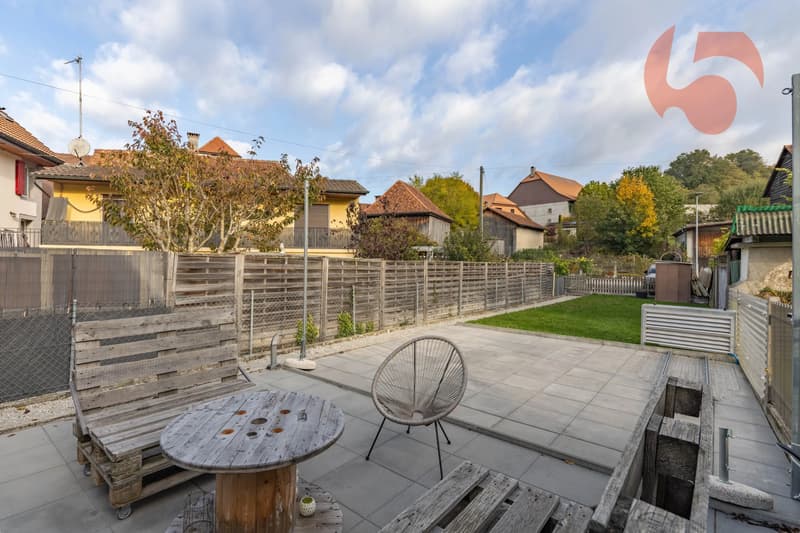 Belle maison villageoise rénovée avec terrasses et jardin (2)