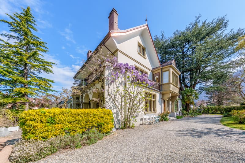 SOMPTUEUSE MAISON DE MAITRE AVEC JARDIN D'EXCEPTION (2)