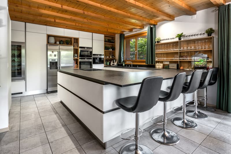 LES PACCOTS - MAGNIFIQUE CHALET DE 7.5 PIECES (9)