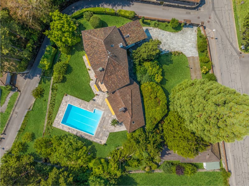 MAISON DE MAÎTRE AVEC PISCINE, VUE LAC & APPARTEMENT INDÉPENDANT (3)