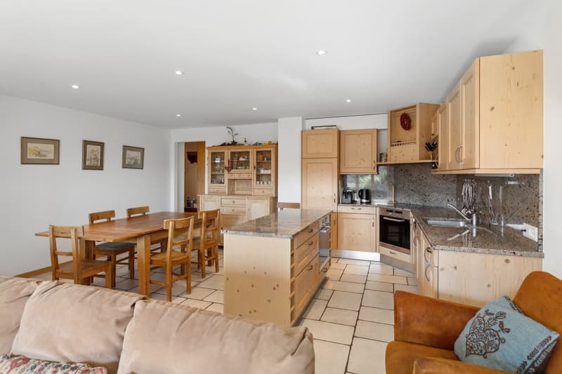 Magnifique appartement de 5.5 pièces – Ambiance chalet au cœur des Alpes (3)