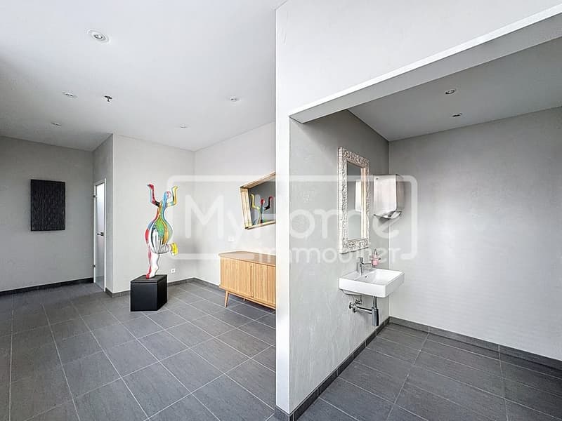 Salle de fitness de 967 m2 à Lonay entièrement équipée à louer (5)