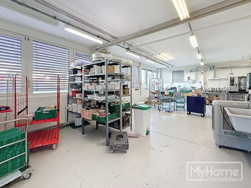 Local commercial de 153m² à louer à Lonay (3)