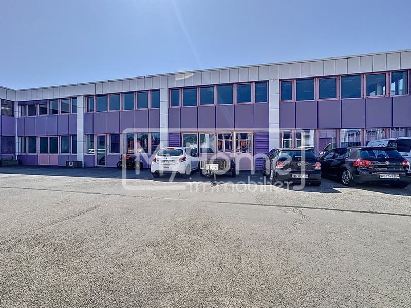 Grande surface commerciale de 1'485 m2 sur 2 niveaux à Lonay (11)