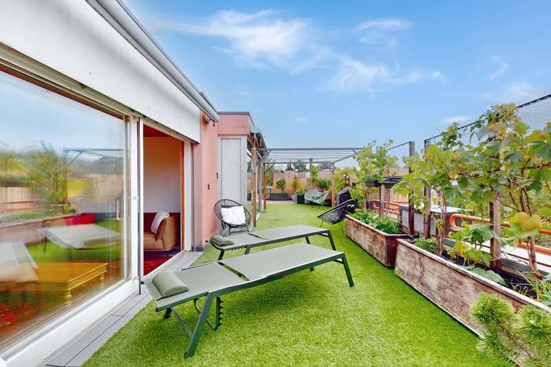 Geräumiges Penthouse mit 360°-Terrasse in einer sehr grünen Umgebung (1)