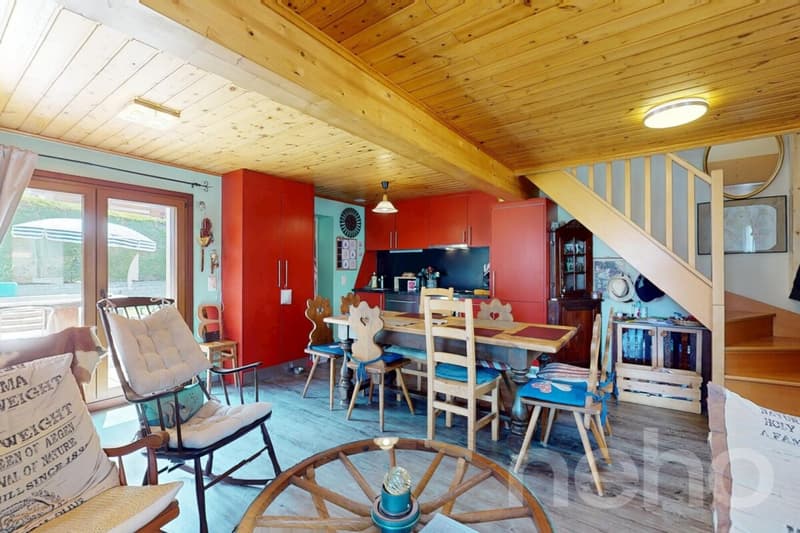 Exclusif: Chalet rénové au centre du village avec 3.5 pièces et studio (2)
