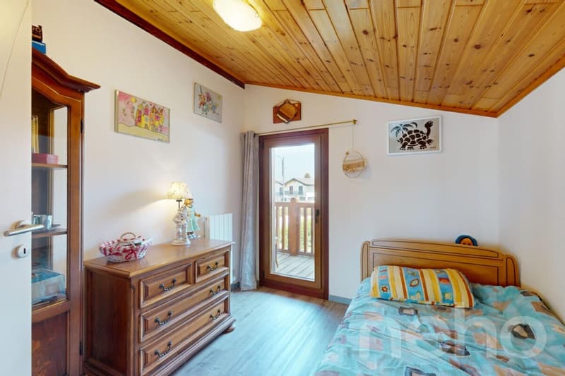 Exclusif: Chalet rénové au centre du village avec 3.5 pièces et studio (8)