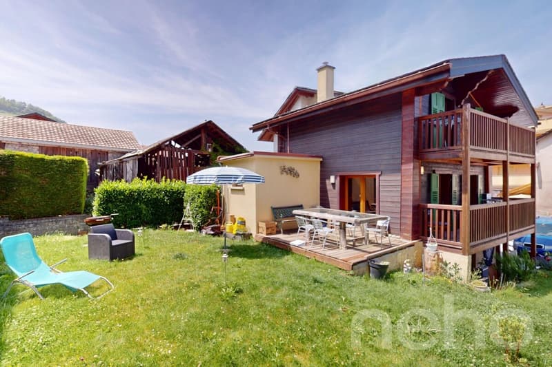 Exclusif: Chalet rénové au centre du village avec 3.5 pièces et studio (10)