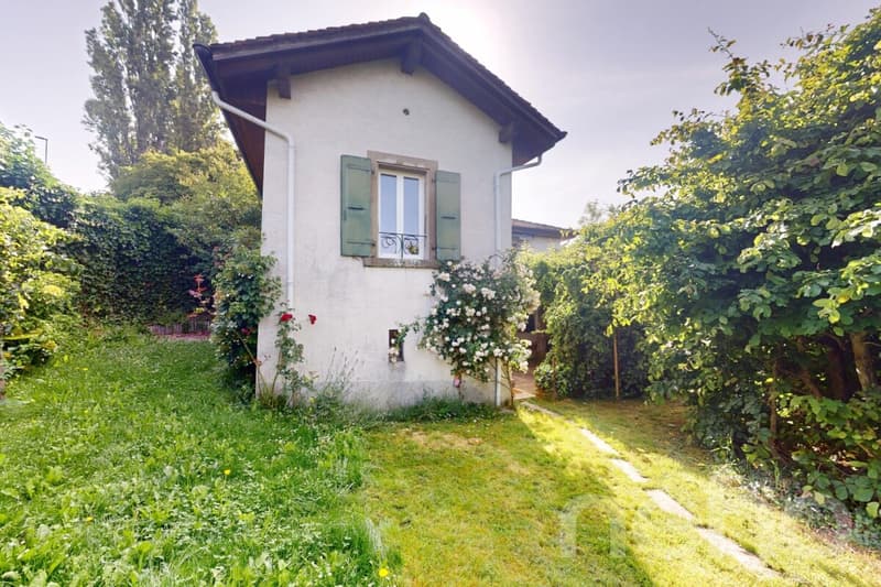 Maison rénovée avec jardin dans un emplacement d?exception (4)