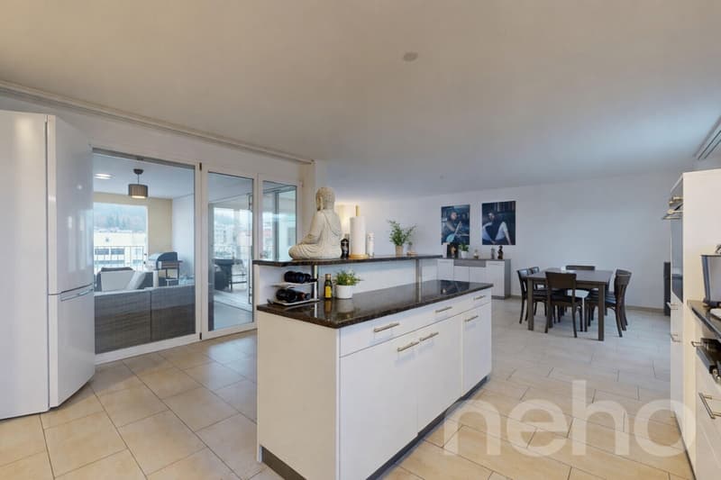 Grosszügige 5.5-Zimmer Wohnung mit grosser Loggia in Schlieren (2)