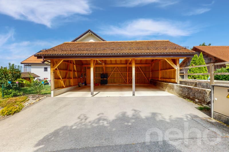 Rare à la vente : Maison familiale avec couvert à voitures ! (11)