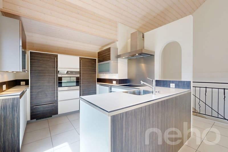 Rare à la vente : Maison familiale avec couvert à voitures ! (7)