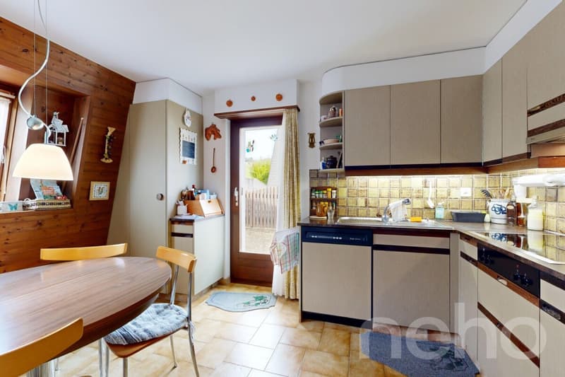 Maison familiale lumineuse avec vue dégagée (8)