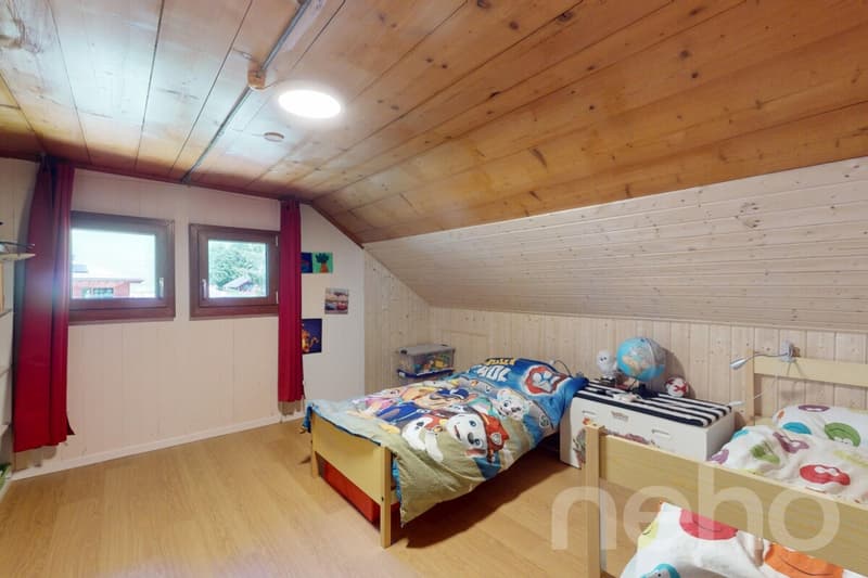 Authentique chalet rénové - grand terrain au bord de la rivière (8)