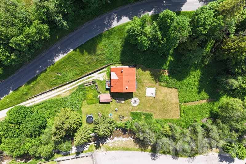 Authentique chalet rénové - grand terrain au bord de la rivière (12)