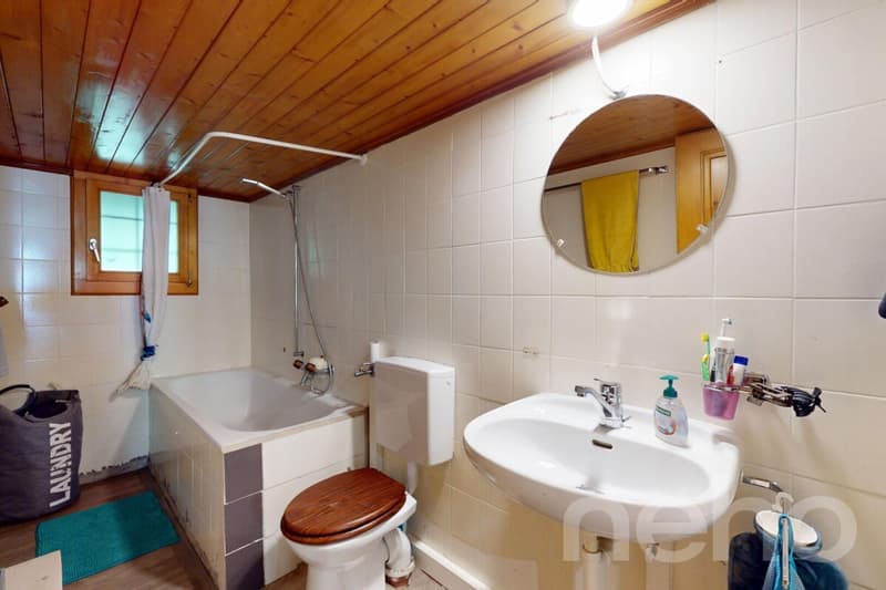 Authentique chalet rénové - grand terrain au bord de la rivière (10)