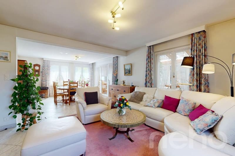 Spacieuse villa au fort potentiel, calme, avec appartement indépendant (3)